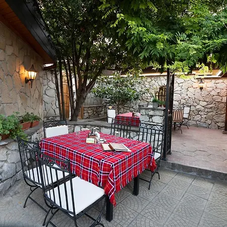 Guest house Family Bunara 2*