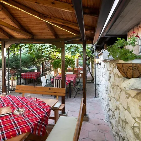 Guest house Family Bunara
